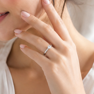 Anillo Solitario con Diamante Real de 0.10 Quilates, Corte Redondo, Diseño Clásico |   Elegante Anillo de Compromiso, Joyería Fina, Regalo para Mujer - Product Image 2