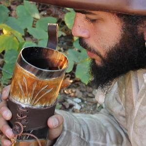 M.I.G. en Oferta Jarra Vikinga Vintage Hecha a Mano con Cuerno de Búfalo Natural, Pulida, Ecológica, para Cerveza y Vino - Product Image 4