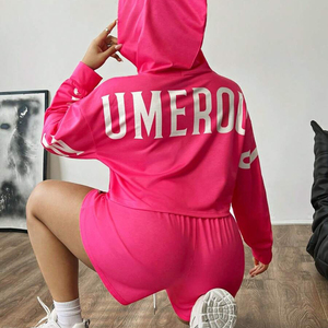 Ensemble tendance deux pièces : sweat à capuche et short pour femme, décontracté, en polaire écologique et respirant, avec imprimé motif, coupe classique, tenue de printemps - Product Image 5