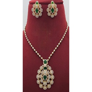 Parure Collier Pendentif Zircon Plaqué Or Laiton Tendance et Élégante avec Boucles d'Oreilles Chaîne Maillons pour Femme – Idéale Mariage - Product Image 2