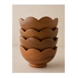 Bols empilables en bois faits à la main, design minimaliste, pour servir des fruits, des pâtes et des collations - Product Image 1