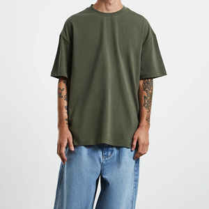 Camiseta de algodón pesado de lujo con hombros caídos y estampado gráfico, estilo streetwear, holgada y oversize para hombre - Product Image 1
