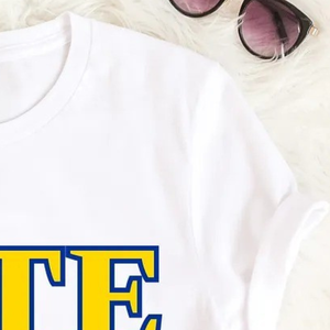 Camiseta de algodón estampada Sigma Gamma Rho VOTE para mujer, informal, de manga corta, con gráfico de letras griegas, estilo urbano, personalizada - Product Image 4
