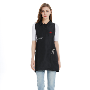 Batas de poliéster con logotipo personalizado para estilistas, uniformes de barbero, chaleco, ropa de trabajo impermeable para salón, capa para cortar el cabello - Product Image 1
