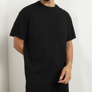 T-shirt à col rond noir pour homme avec poches latérales, décontracté, respirant, 100% coton, coupe ample, manches courtes, idéal pour l'été - Product Image 6
