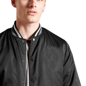 Venta al por mayor Varsity Letterman satén chaqueta de béisbol personalizado Letterman Varsity chaqueta de los hombres de la escuela Varsity chaqueta - Product Image 5