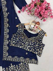 Conjunto de 3 piezas de verano para mujer: Choli Indo-Occidental azul marino floral bordado con lentejuelas de seda Chinon y shrug - Product Image 5