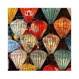 Lanternes en soie de Hoi An de haute qualité |   Lanterne suspendue pliable en bambou artisanale et écologique pour la décoration - Product Image 1