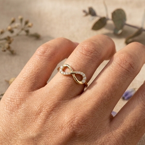 แหวนเพชรอินฟินิตี้สำหรับผู้หญิง ทอง 14K เพชรเลี้ยงในห้องปฏิบัติการ แหวนสัญญาอินฟินิตี้ เครื่องประดับมินิมอล ของขวัญ - Product Image 6