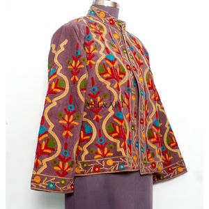 Suministro al por Mayor de Chaquetas Acolchadas de Algodón 100% Bordadas para Mujer, Estilo Retro Bohemio, Ecológicas y Transpirables de Fábrica - Product Image 4