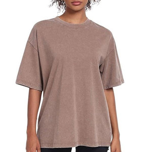 T-shirt moderne pour femmes, effet délavé, en coton doux, design léger, pour un style décontracté et urbain - Product Image 1