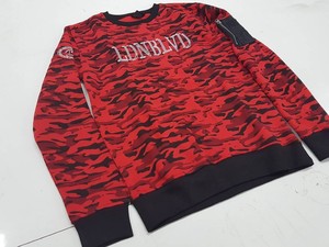 Chemise camouflage à manches longues pour homme, rouge et noir avec bordure contrastante, style streetwear, tissu ultra doux, fabrication de logo personnalisé - Product Image 1