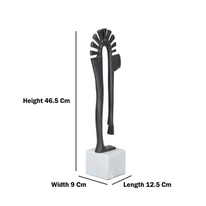 Escultura moderna abstracta de hombre con franjas negras, figura artística hecha a mano para decoración de mesa de sala de estar - Product Image 3
