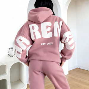 Survêtements personnalisés pour femmes, grammage lourd 500 GSM 350 GSM, en molleton polyester/coton, avec broderie, comprenant un sweat à capuche oversize et un short - Product Image 2