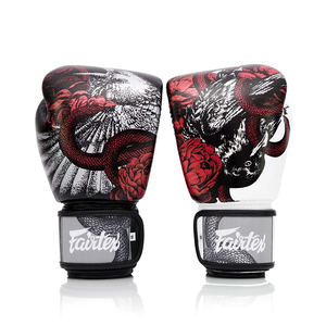 Gants de Muay Thai Fairtex de haute qualité, logo et design personnalisés imprimés, gants de boxe Fairtex pour l'entraînement et le sparring MMA. - Product Image 1
