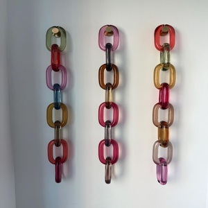 Cadena de eslabones de resina abstracta personalizada para regalos de productos de alta gama, eslabones de resina artísticos duraderos y ligeros para bolsos de hombro modernos - Product Image 3