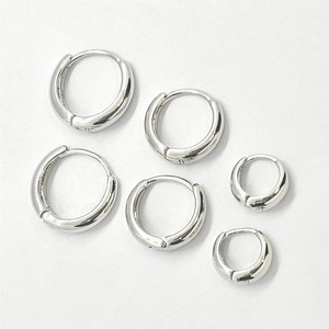 Pendientes de Aro Huggie Geométricos Clásicos Pulidos de 16 mm de Grosor con Circonita, Plata 925, Joyería para Mujer, Regalo de Aniversario - Product Image 1