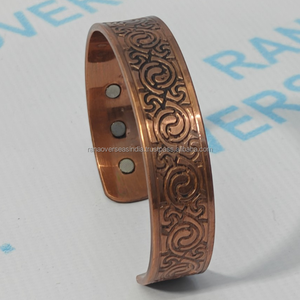 Brazalete de Cobre Moderno con Imanes Fuertes, Ecológico, para Meditación, Yoga y Prácticas Espirituales - Product Image 4