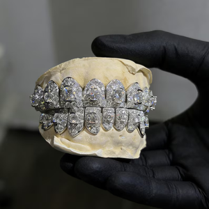 Grillz en argent sterling et moissanite faits à la main, personnalisés pour hommes et femmes, bijoux de mode streetwear - Product Image 1