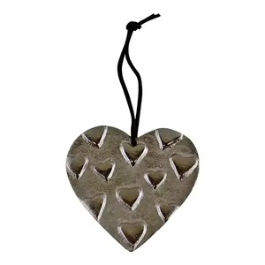Adorno Colgante de Corazón Premium para Decoración Navideña en Árboles de Temporada - Product Image 1