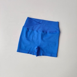 Shorts de yoga personnalisables à séchage rapide pour femmes, taille haute, pour la gym et l'entraînement, couleur unie - Product Image 4