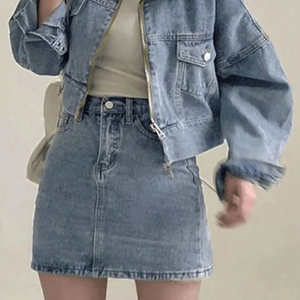 แจ็คเก็ตยีนส์ผู้หญิงคุณภาพพรีเมียม ดีไซน์ทันสมัย ติดกระดุม สีพื้น แจ็คเก็ตยีนส์ขายดีปี 2026 ผู้ผลิต OEM - Product Image 1