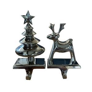 Juego de 2 soportes de metal plateado para calcetines navideños, diseño de reno y árbol de Navidad, decoración para el hogar - Product Image 1