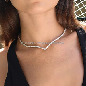 Collar de tenis con diamantes cultivados en laboratorio de corte redondo en forma de V en oro blanco macizo, elegante collar nupcial, regalo de aniversario de boda para ella - Product Image 3