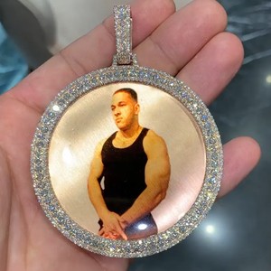 จี้รูปภาพประดับเพชรโมอิสซาไนต์ VVS แบบ Iced Out เครื่องประดับฮิปฮอป เงินแท้ 925 จี้สั่งทำพิเศษ ผ่านการทดสอบ - Product Image 1