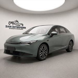 XPENG 2024 P5 500 Pro Berline Électrique Turbo R18 7130KM Propulsion Avant Véhicule d'occasion en gros de Chine - Product Image 1