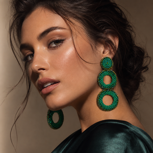 Pendientes de Aro Dobles con Cuentas de Cristal Verde Esmeralda, Hechos a Mano, para Mujer, Modelo SSTRINGZ ER043, Ideales para Fiestas y Bodas - Product Image 4