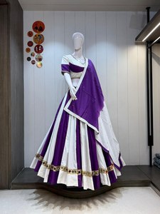 Lehenga Choli de Algodón Puro Camric con Bordado de Espejos, Estilo Delgado y Elegante, Especial para Navratri, para Bodas, Fiestas y Eventos Tradicionales de Invierno - Product Image 1