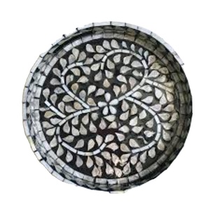 Plateau de service rond fait main en nacre, design floral noir et blanc de luxe, plateau décoratif pour table basse en promotion - Product Image 1