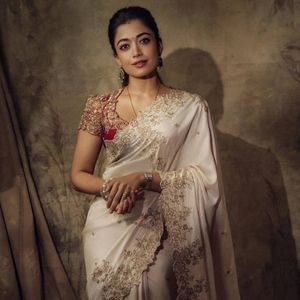 Sari en soie Rangoli doux avec broderie de sequins et blouse de designer Banglori lourde - Product Image 4