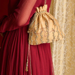 Bolsos de Mujer Impermeables Portátiles Hechos a Medida con Estilo Único, Color Sólido, Material Duradero, Forma de Potli, Capacidad de 1L, Tendencia de Moda, en Stock - Product Image 3