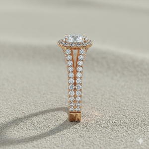 Bague de fiançailles ronde à halo de diamants, plaquée or et platine, pour un style minimaliste certifié - Product Image 5