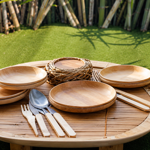 Platos de Bambú Hechos a Mano - Naturales, Aptos para Alimentos - Ideales para el Hogar, Hoteles, Uso en Servicios de Catering/ Sra. Alina - Product Image 3