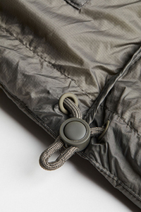 Chaqueta Acolchada Personalizada para Mujer, Abrigo de Invierno Cálido y Ligero con Capucha, Fabricación OEM/ODM, Etiqueta Privada, Venta al Por Mayor - Product Image 6