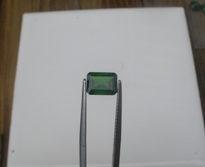 กรีนโครมไดโอไซด์ เอมเมอรัลด์ พลอยธรรมชาติทรงเหลี่ยมขนาด 8x6 มม. - Product Image 2