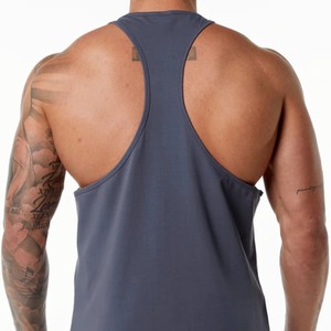 เสื้อกล้ามแฟชั่นคุณภาพสูง OEM สกรีนโลโก้ได้ตามสั่ง สำหรับผู้ชาย เสื้อกล้ามออกกำลังกายแบบเรียบ ระบายอากาศได้ดี ขายส่งเสื้อกล้ามผู้ชาย - Product Image 6