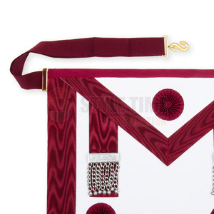 Delantal Masónico de Lujo con Ribete de Satén Suave, Bordado Intrincado y Forma Estructurada para Ceremonias Especiales - Product Image 3