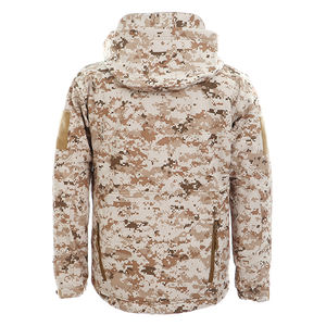 Chaqueta Táctica Softshell Impermeable, Transpirable y Resistente al Fuego para Hombre en Camuflaje Digital Desértico - Product Image 2