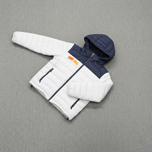 Chaqueta de invierno acolchada para mujer, con capucha, cálida, con bloques de color, estilo casual, gruesa, impermeable y acolchada. - Product Image 4