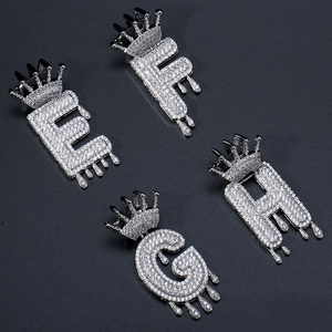 Pendentif Lettre Couronnée en Moissanite, Breloque Initiale Couronne Argentée, Collier Personnalisé pour Chaîne, Bijou Lettre Personnalisée - Product Image 5