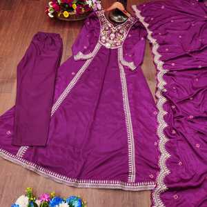 Vestido de Noche de Diseñador de Moda Feni, Vestido de Fiesta en Morado, Talla S, con Bordado Intrincado de Secuencia de Codificación - Product Image 3