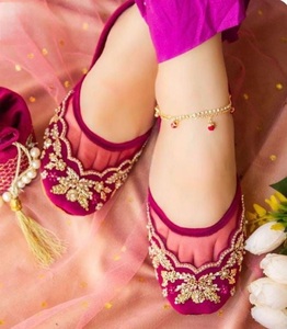 STAR IMPEX Nouveautés Chaussures plates à lacets pour femmes, style Punjabi indien/pakistanais, antidérapantes, confortables, couleurs/tailles personnalisées - Product Image 2