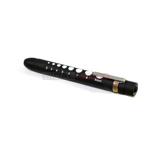 Lampe médicale manuelle réutilisable avec jauge pupillaire + Ciseaux de traumatologie à lames dentelées de 7,5 pouces en acier allemand EMT avec revêtement fluoré, certifiés CE - Product Image 4