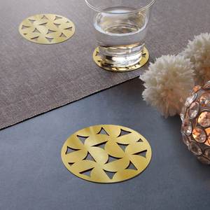 Sous-verres en métal découpés au laser de haute qualité, parfaits pour protéger les tables du chaleur, du froid et de l'humidité. Vente en gros quotidienne depuis l'Inde. - Product Image 3