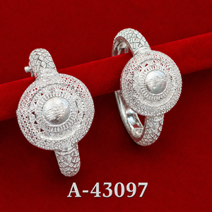 A-43093 Women's 24K Gold Plated Cuff Bracelets Classic Flower Pattern Wedding Jewelry - Product Image 6