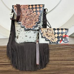 Nouveau produit : Sac bandoulière en cuir de vachette fait main avec franges et motif à carreaux, assorti à un ensemble de pochettes pour femme, sac à main élégant - Product Image 1